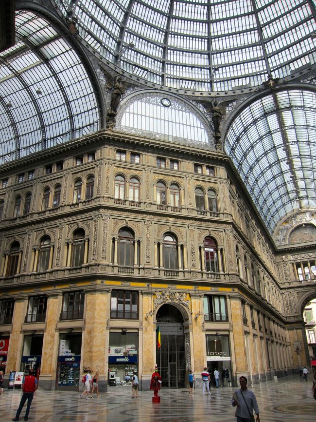 Galleria Umberto inside