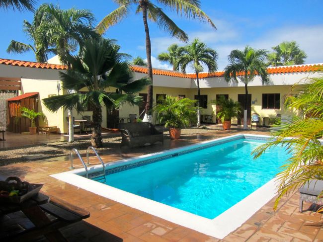 pool aruba